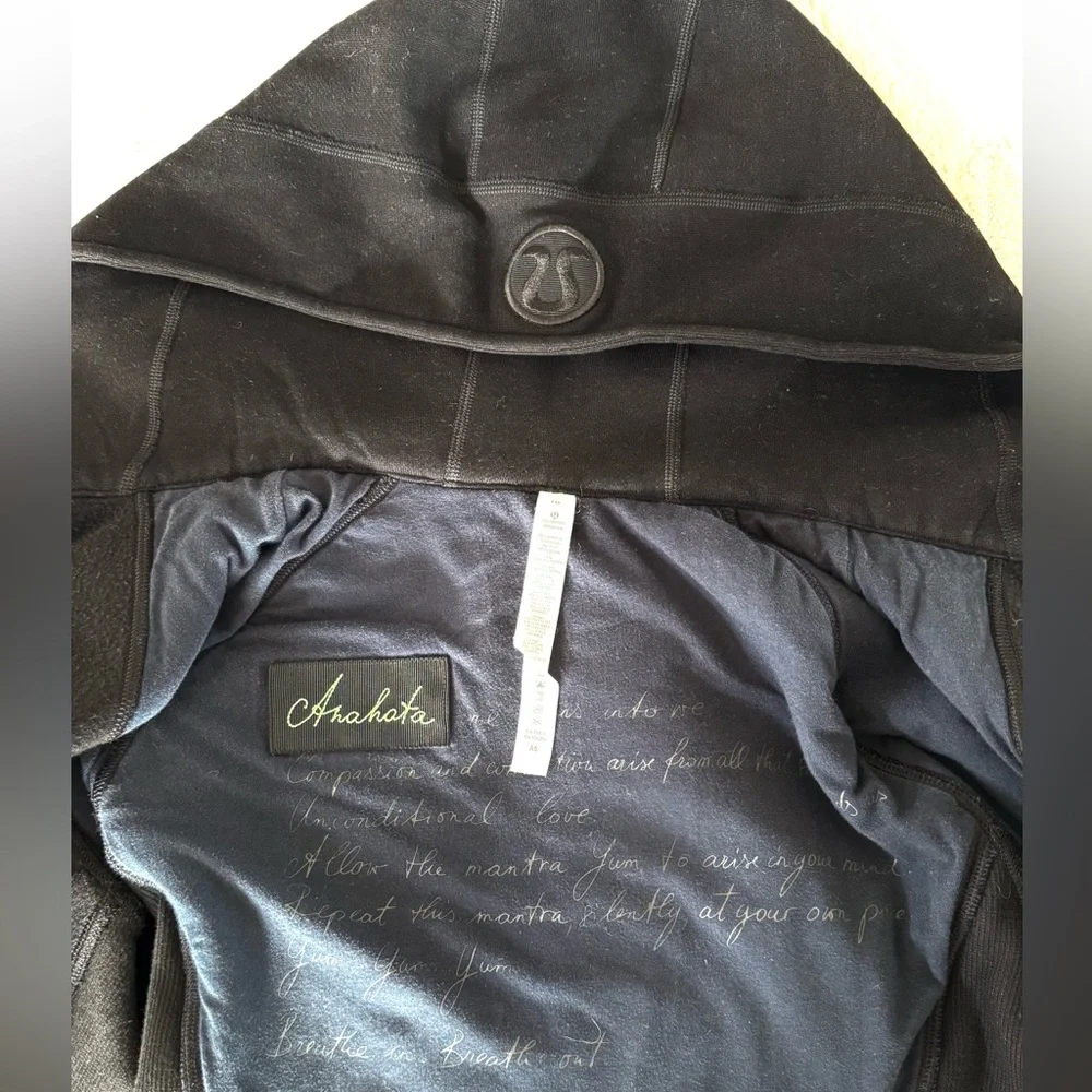 Lululemon Black Scuba Hoodie, unique details, Women’s Size 10, EUC! - Picture 4 of 5
